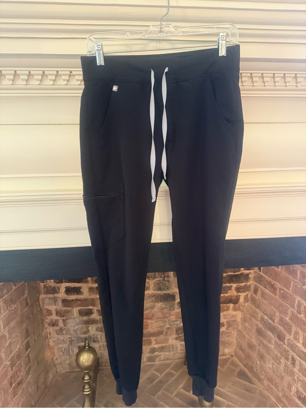 FIGS Zamora Scrub pants joggers size Small S black/grey